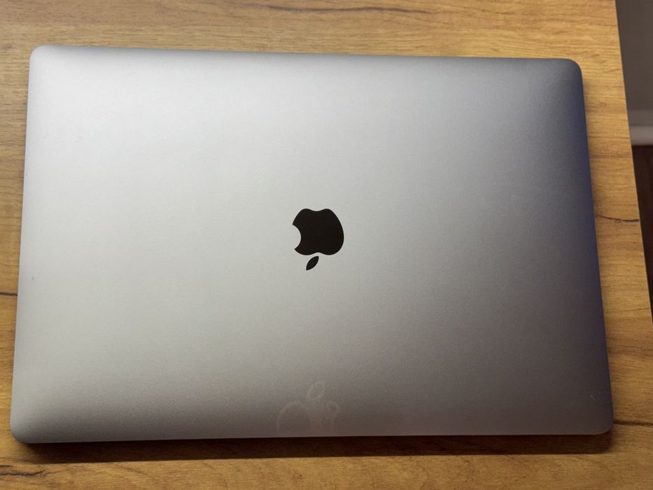 MacBook Pro 15" 2018 16GB/ 512SSD / i7  A1990