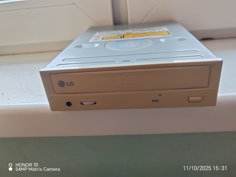 Vând CD-ROM marca LG