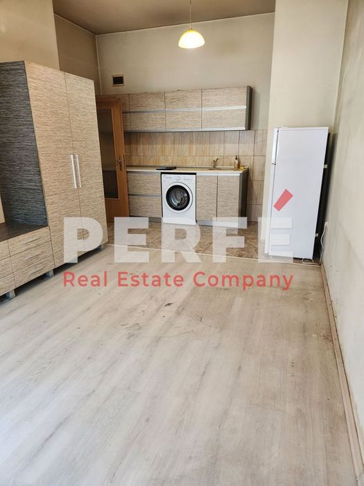 Продава се Тристаен апартамент в Бургас, Възраждане - 104 кв.м за 1375 €/кв.м - Снимка #2
