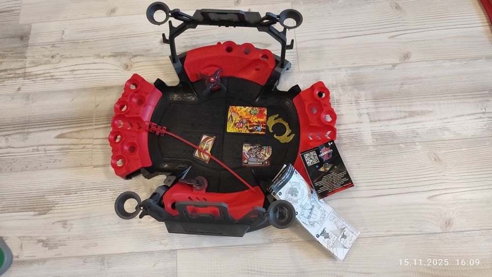 Запазени две Bakugan арени