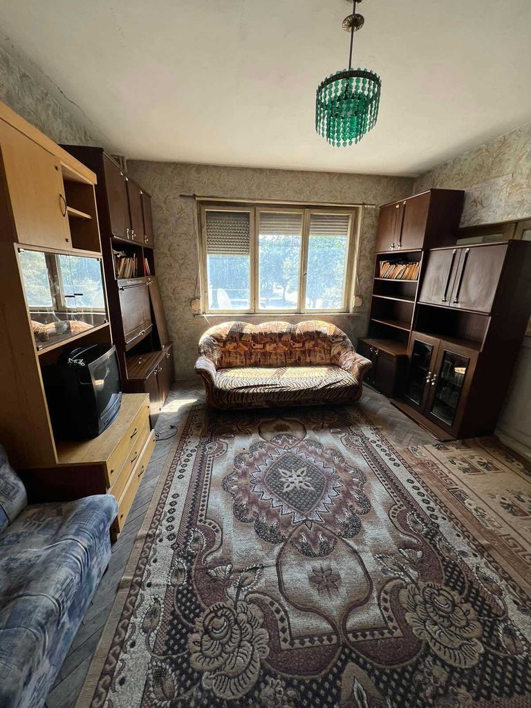 Дава се под наем Тристаен апартамент в Казанлък - 80 кв.м за 73950 € - Снимка #2