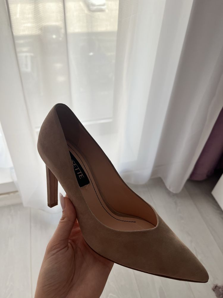 Pantofi cu toc Musette nude marimea 35-36 (23cm)