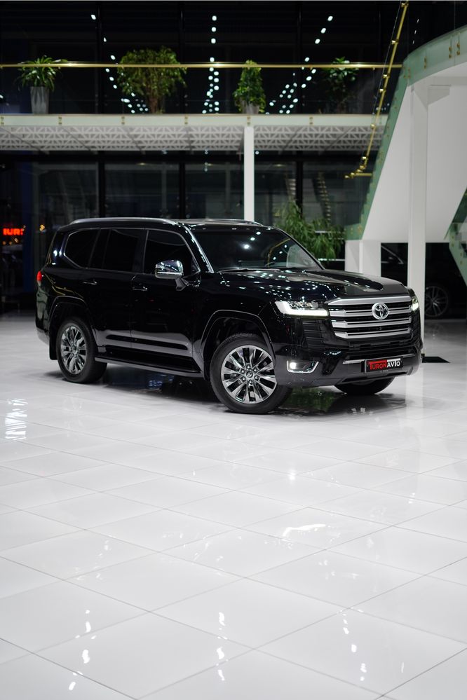 Toyota LC300 в Ташкенте