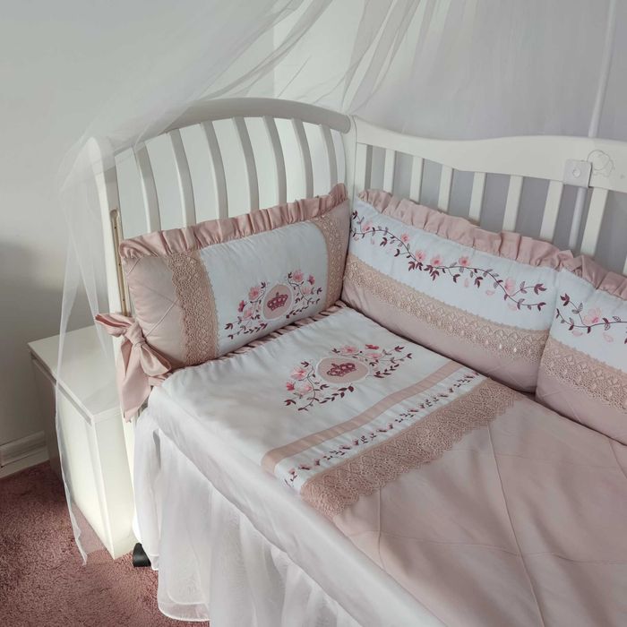 Луксозен бебешки спален комплект за момиче с обиколник + подарък