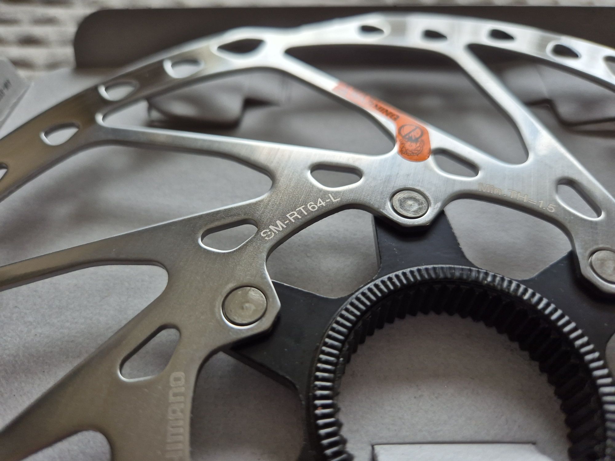 Спирачни дискове (ротори) Shimano SM-RT64 203/180