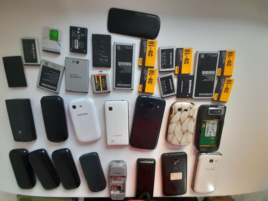 Продам телефоны не которые возможно рабочие точно не знаю очень давно