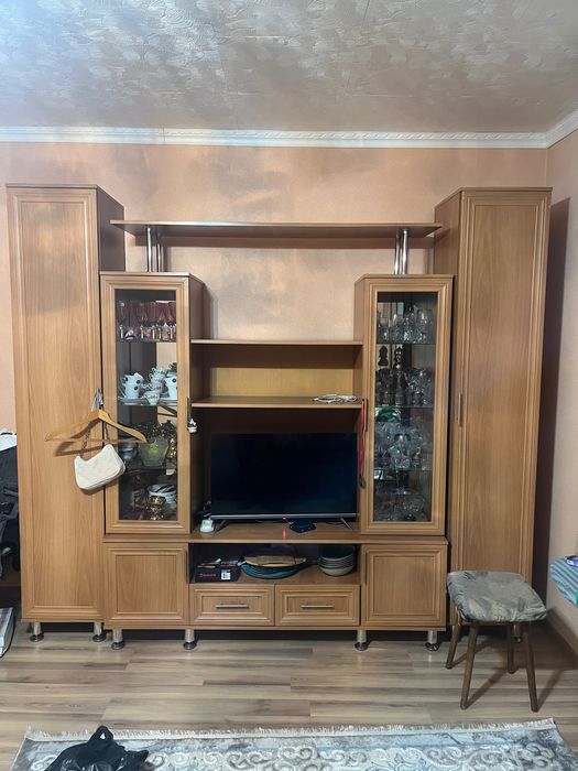 отдам стенку срочно