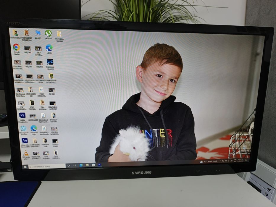 Televizor/ Monitor Samsung QLed Full HD 24 inchi