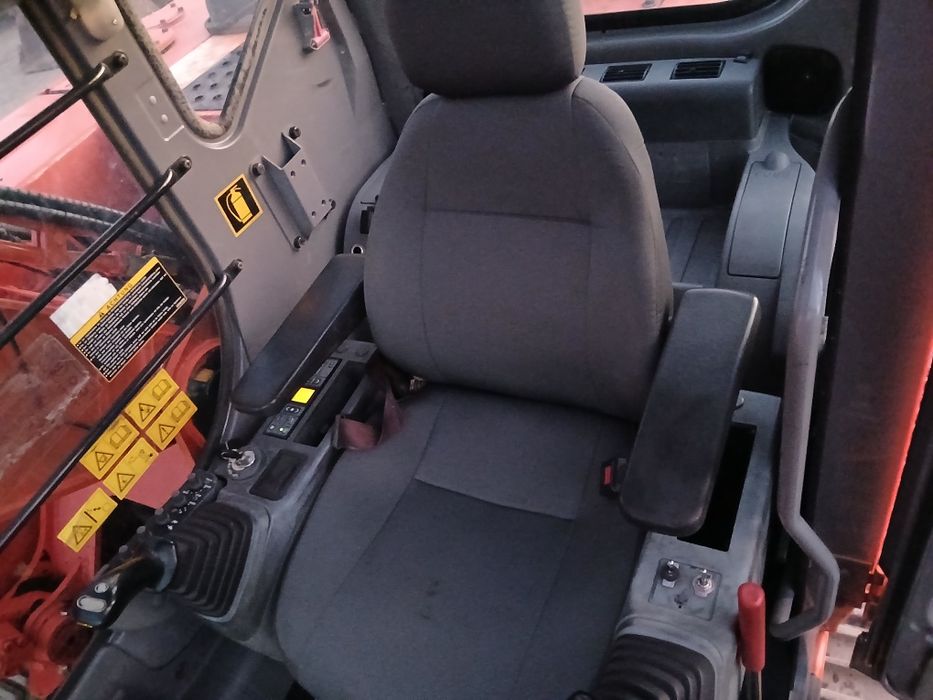 Vand excavator Hitachi 180 LC