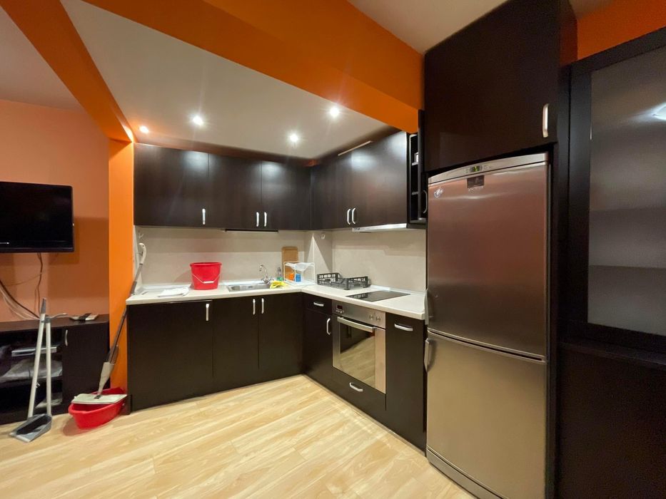 Дава се под наем Тристаен апартамент в Варна, Конфуто - 80 кв.м за 500 € - Снимка #2