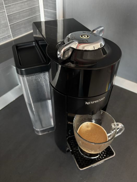 Aparat de cafea cu capsule Nespresso Venturo - Delonghi
