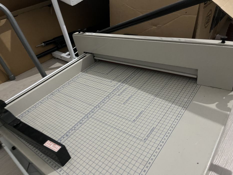 Резак а3 для бумаги хорошем состоянии