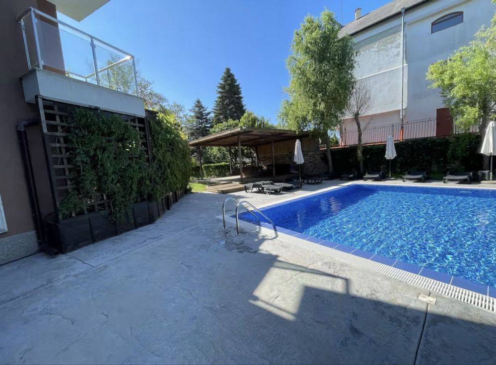 Beachside Garden Escape за нощувки