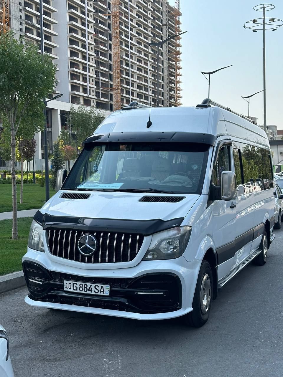 Mercedes-bens siprinter mikroavtobus sotiladi