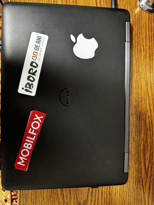 Vand laptop + pc , monitor , tastatura