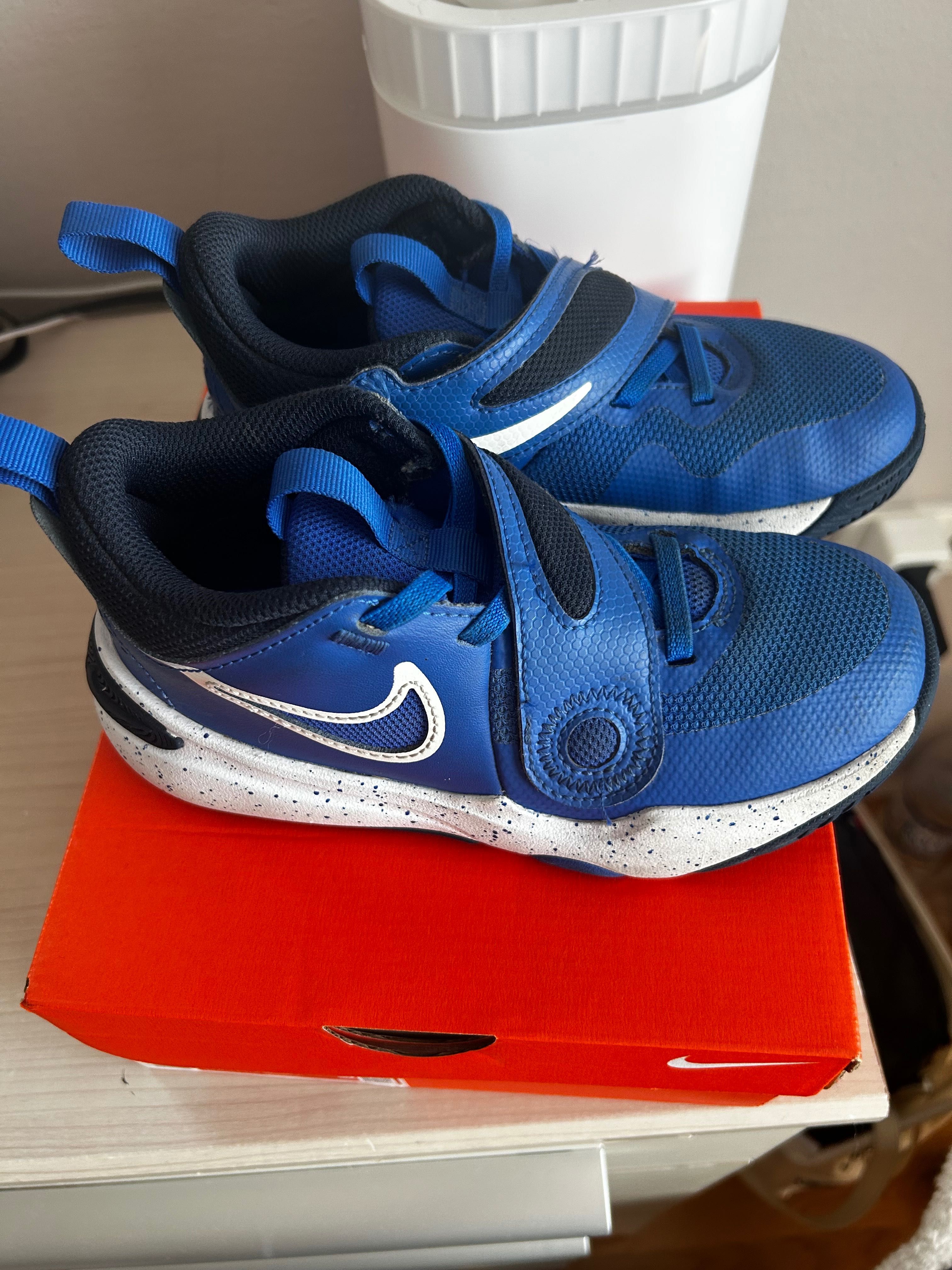 Продавам много запазени оригинални маратонки Nike – втора ръка
