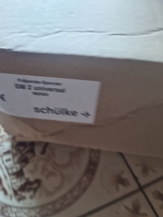 Dispenser  dezinfectant/sapun  manual  50 lei Ti