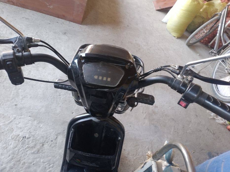 Skuter sotiladi narxi 250$ kami bor