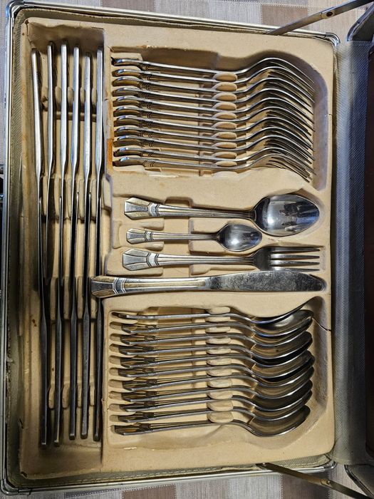 Продам набор столовых предметов