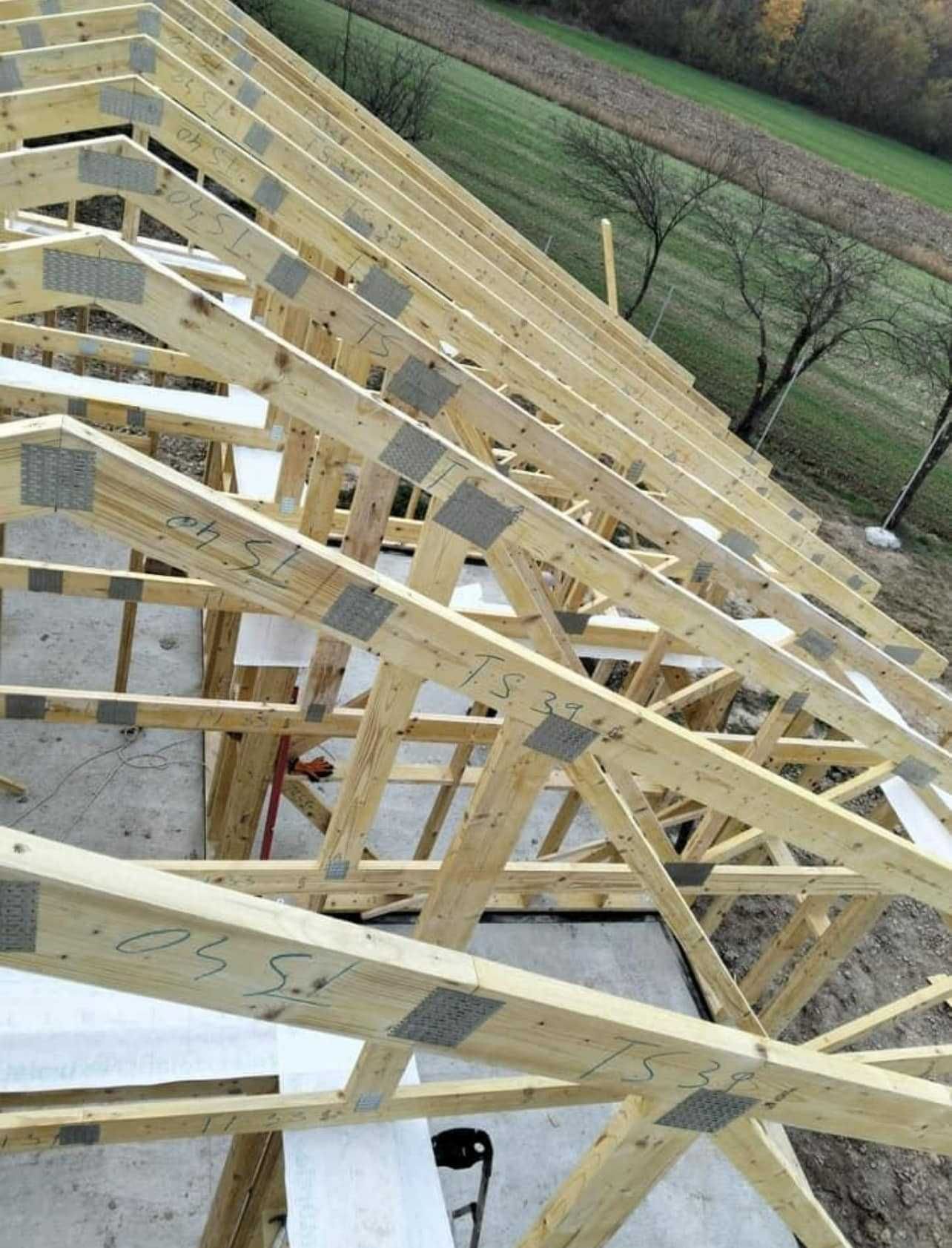 Case si Cabane A-Frame din structura de lemn de vanzare la comanda