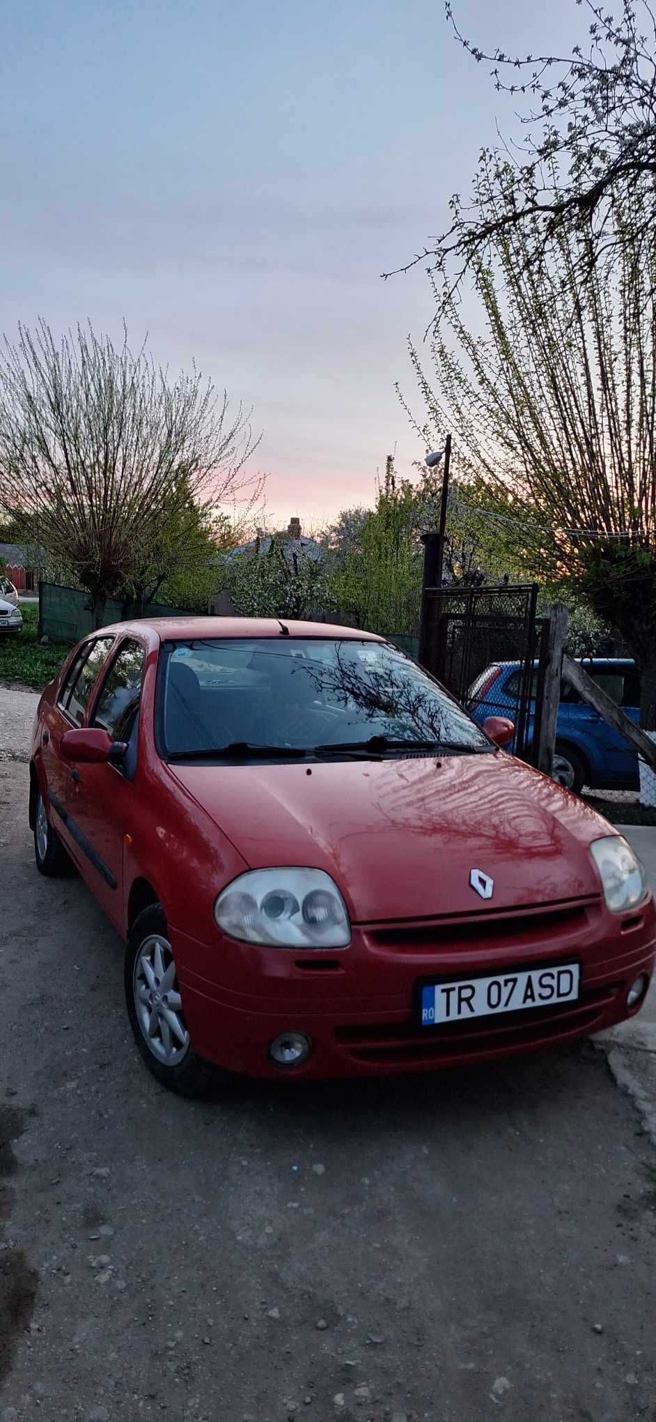 Vand Renault Clio 2002 1.4 benzina in stare foarte buna