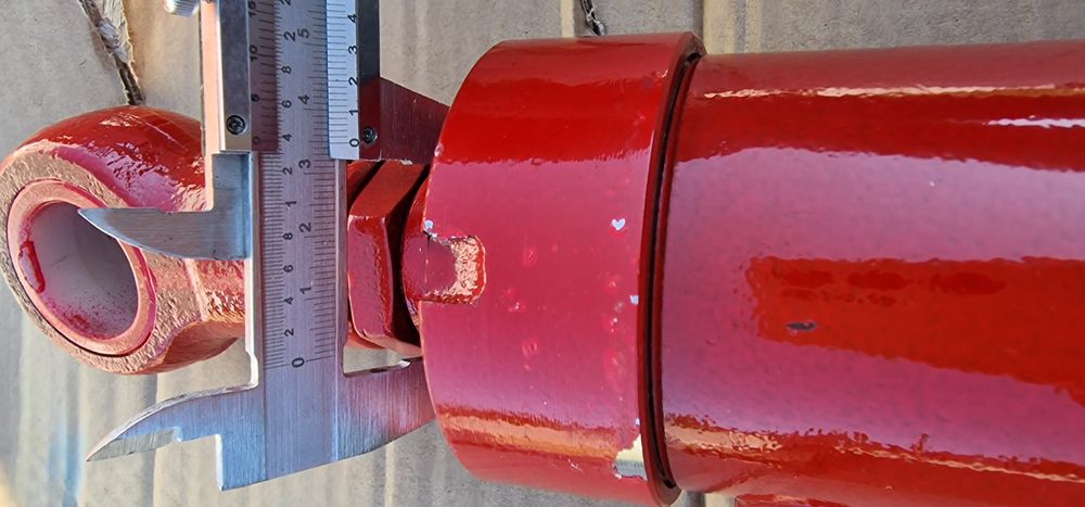 Cilindru hidraulic 550 mm 55 cm Distanta între gauri deschidere 300 mm