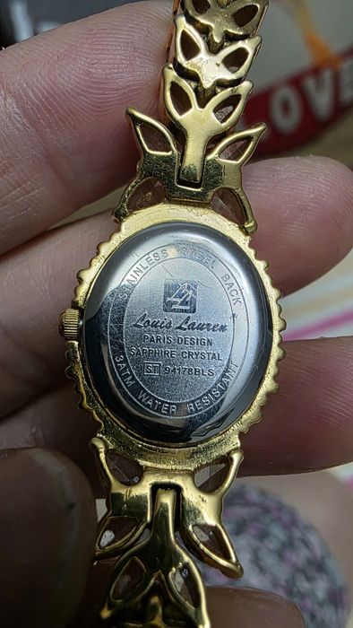 Часы дизайнерские позолоченные