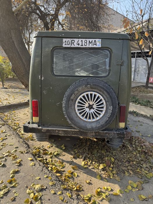Uaz benzinda yurgan