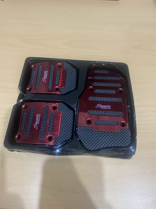 Suport pedale de metal pentru masina sport