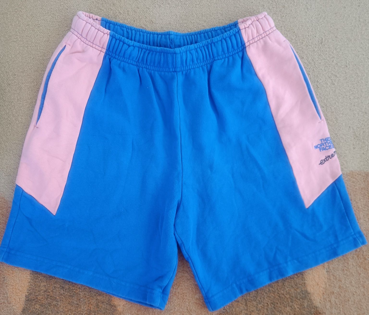 Къси панталони The North Face X Extreme collection Blue/Miami pink M