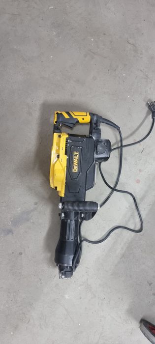 Професионален къртач Dewalt . 1800 W.