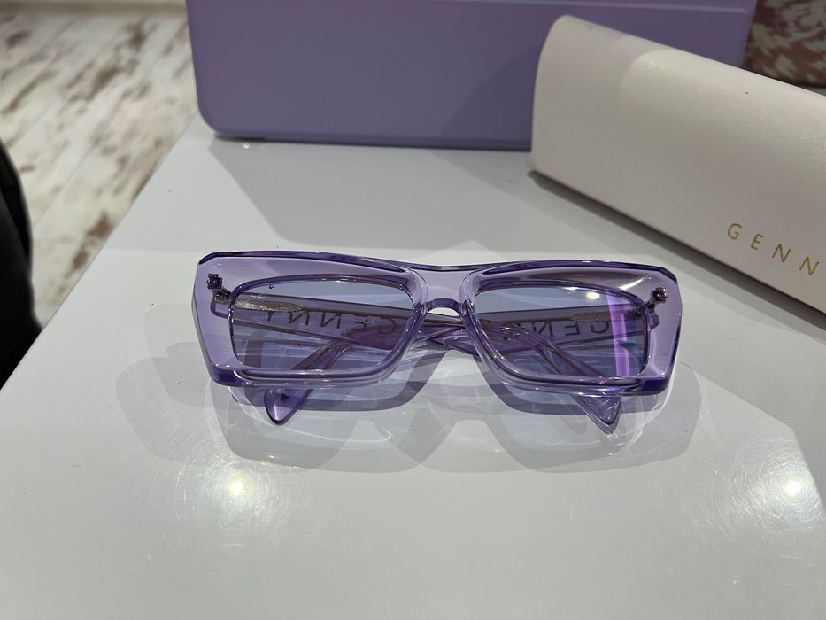 Продавам слънчеви очила Genny