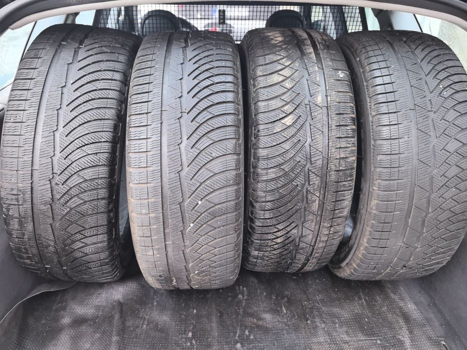 235/45/19 MICHELIN