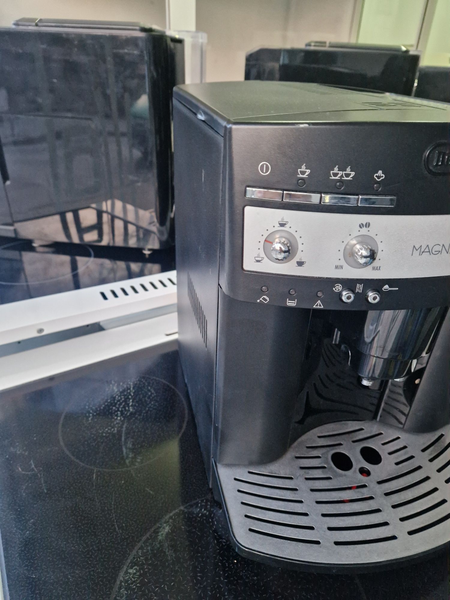 Кафемашина робот Delonghi Magnifica