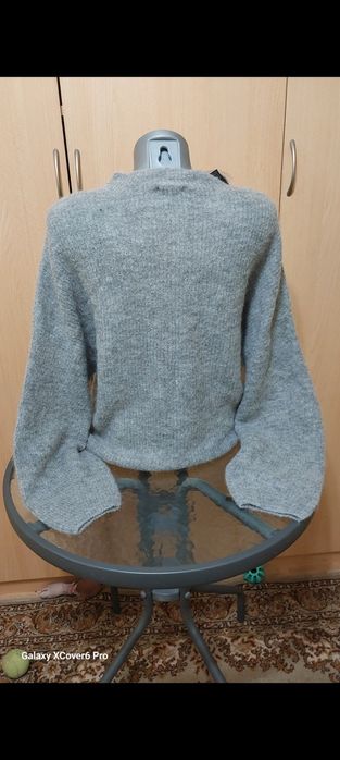 Нов пуловерJEAN PAUL. 33%kid Mohair. 33%вълна. размер XL.