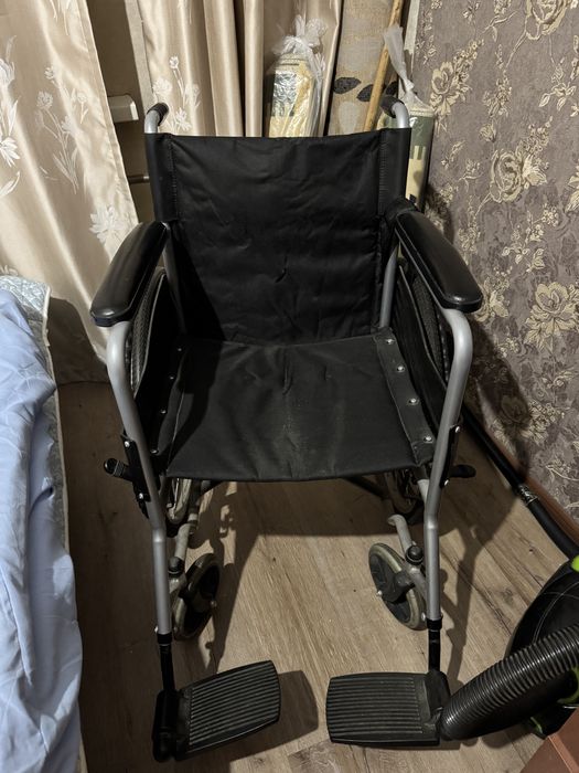 Инвалидная кресло-коляска