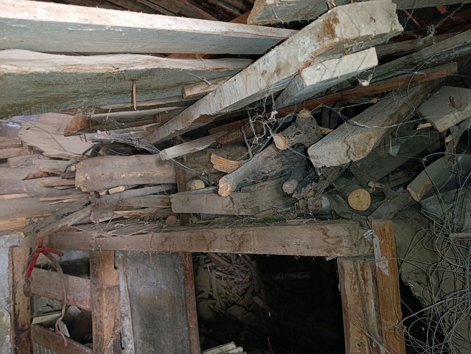 Utinlar bor tezda sotiladi kelib kurib keyin kelishamiz