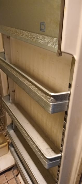 Frigider cu congelator Zyl , stare buna de funcționare răcește bine .