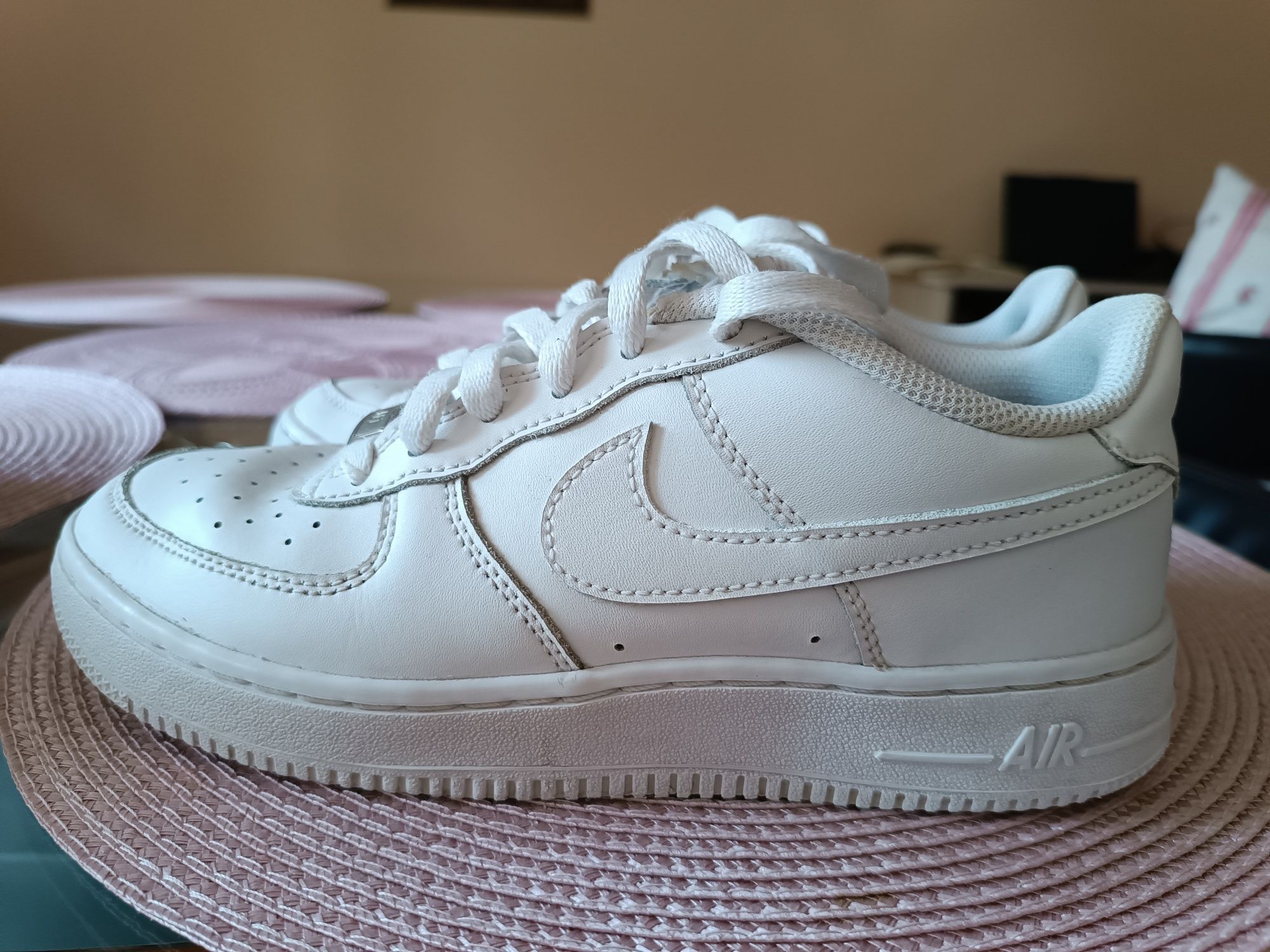 Nike Air Force 37.5