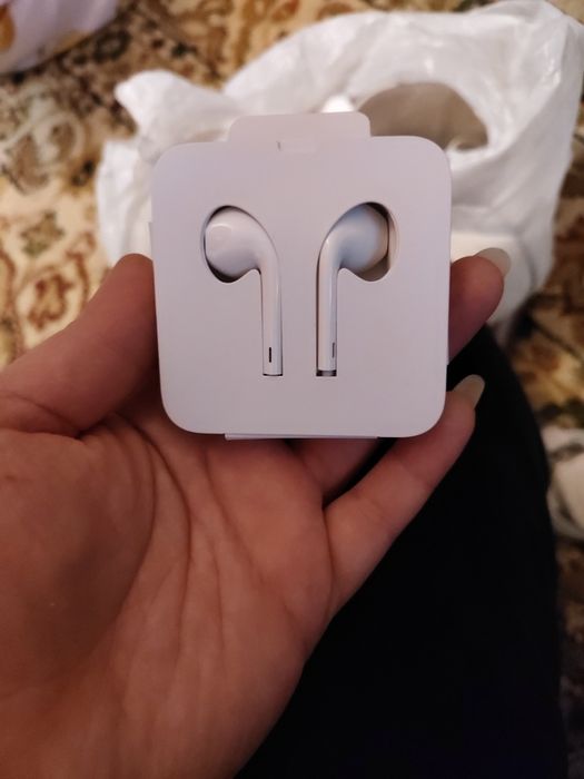 Продам наушники apple iphone.Новые