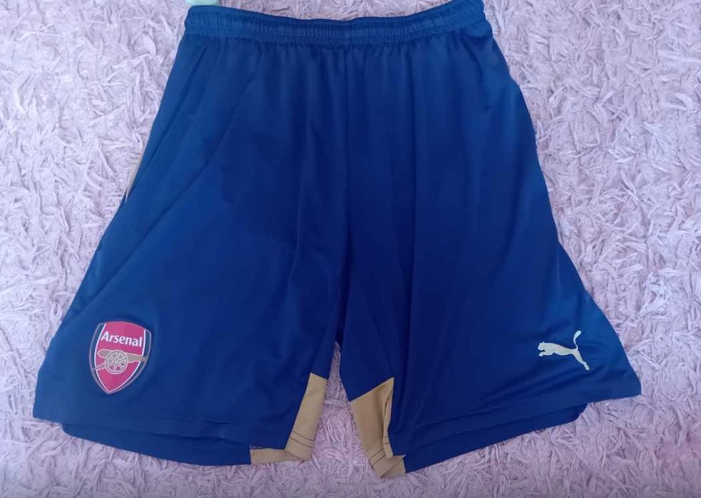 Оригинални къси панталони на Арсенал