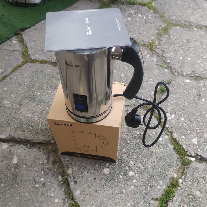 Уред за затопляне и разпенва е на мляко