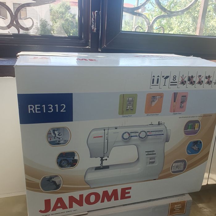 Швейная машина janome
