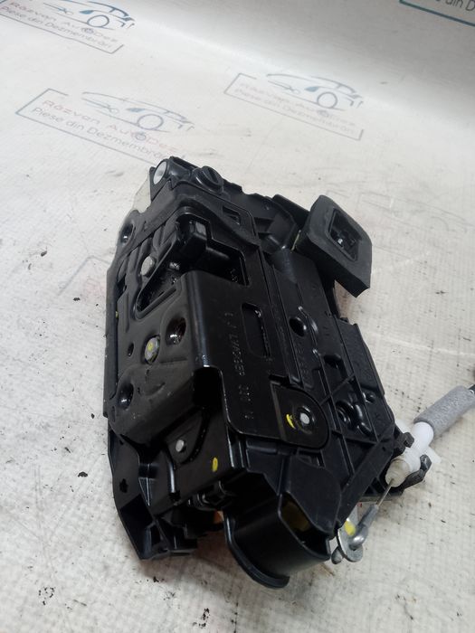 broasca stanga spate volkswagen passat b8 2015