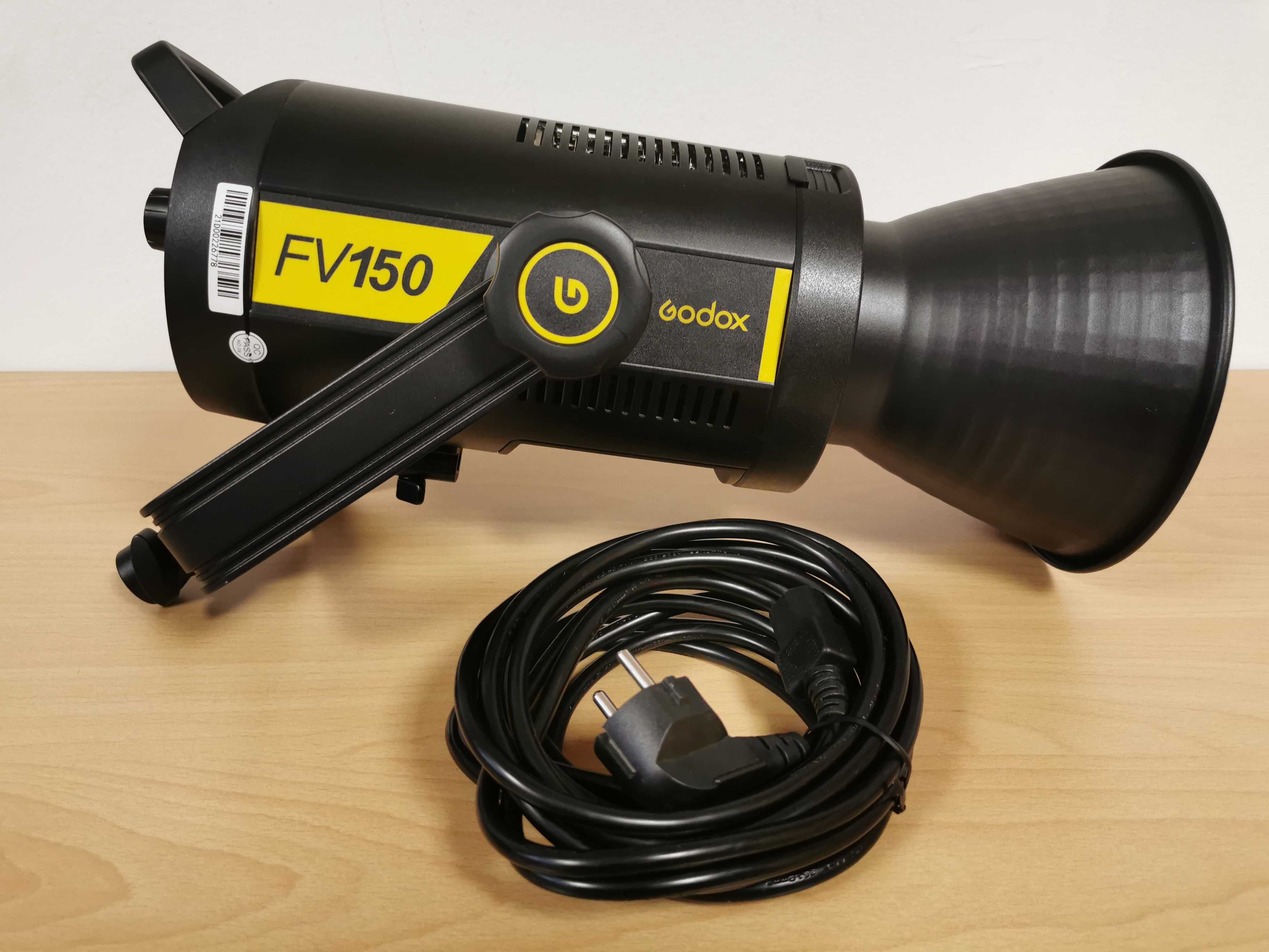 Хибридно LED осветление Godox FV150