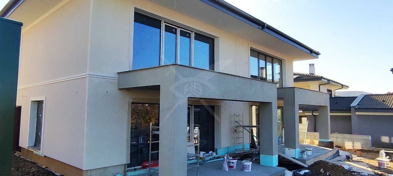 Продава се Къща в с. Марково, Област Пловдив - 250 кв.м за 932 €/кв.м - Снимка #1
