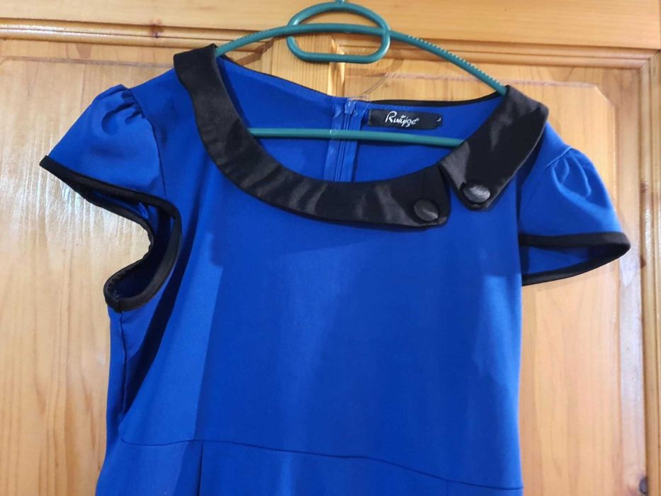 Елегантна, синя рокля