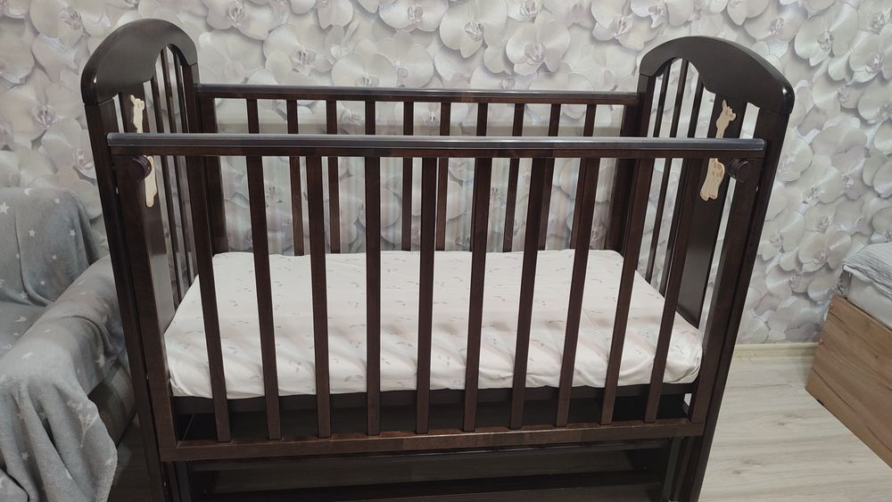 Продам детскую кроватку