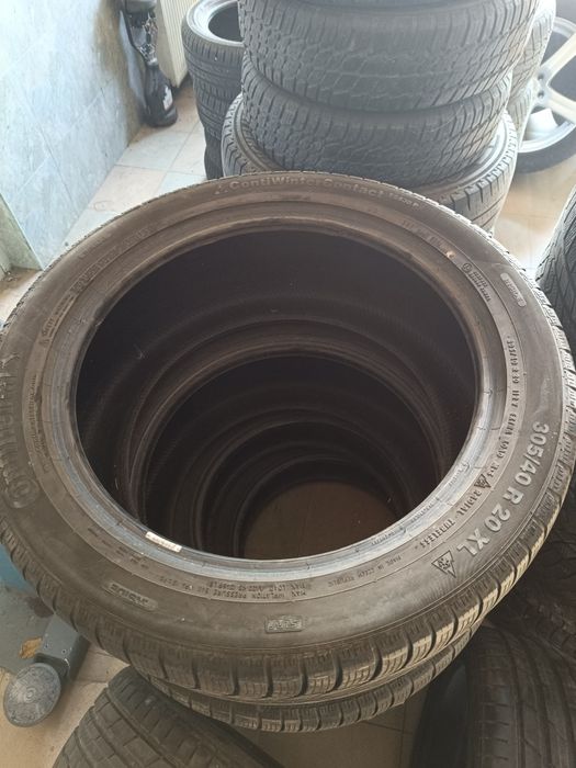 Гуми 305/40/20 Continental