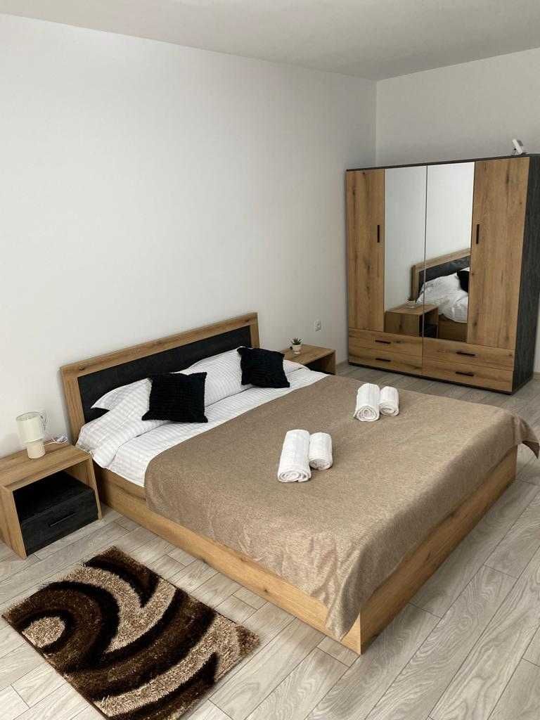 Inchiriez apartament cu o camera in regim hotelier